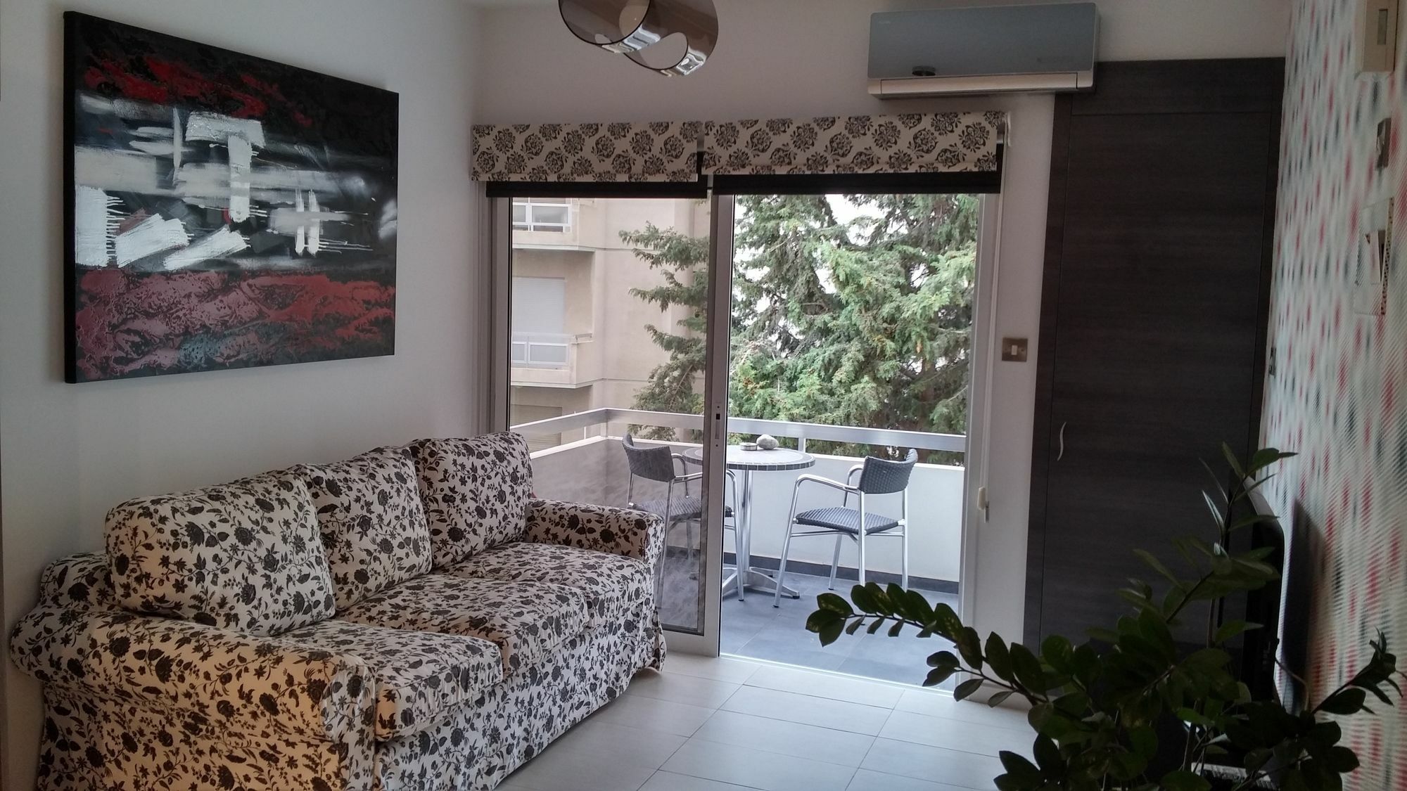 Green Valley Modern Studio Лимасол Екстериор снимка
