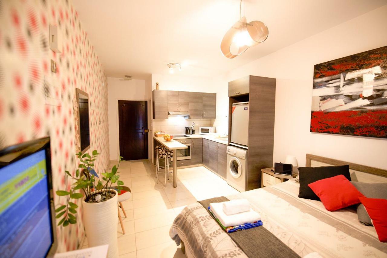 Green Valley Modern Studio Лимасол Екстериор снимка