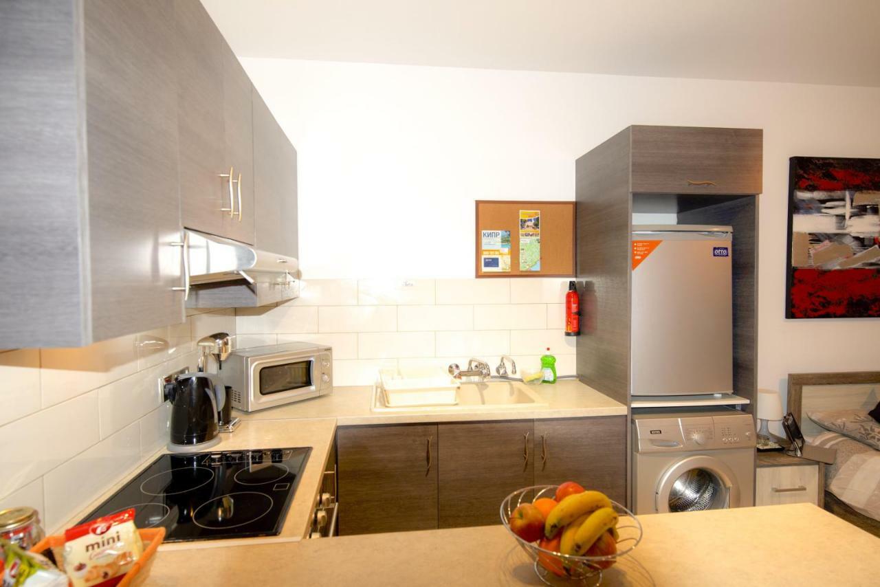 Green Valley Modern Studio Лимасол Екстериор снимка